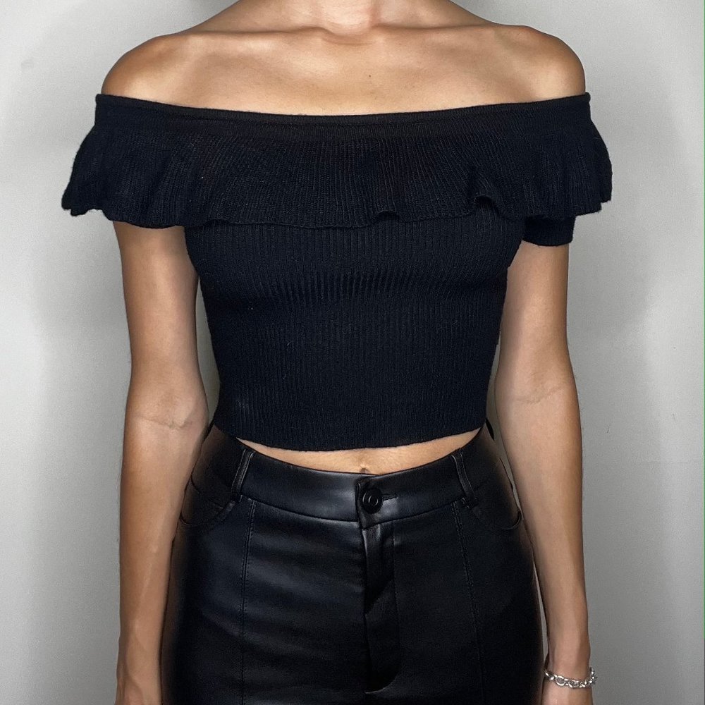 Off the Shoulder Crop